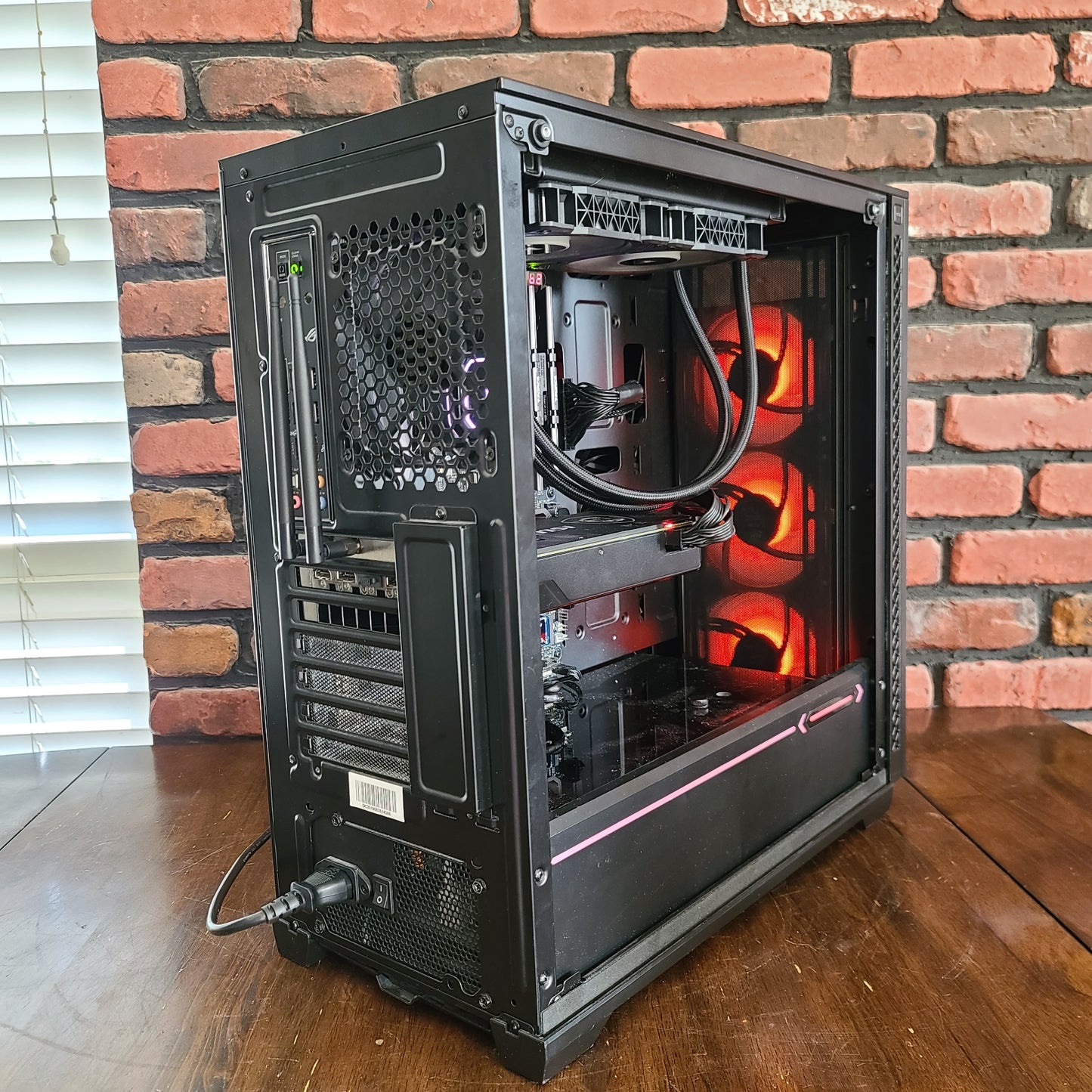 i7-7700K & Vega 64 Gaming PC